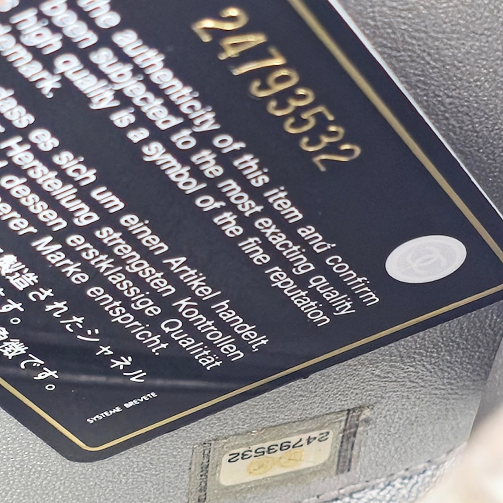✨️Excellent Condition Authentic CHANEL Silver Caviar Leather MEDIUM Vanity Bag - Picture 16 of 16